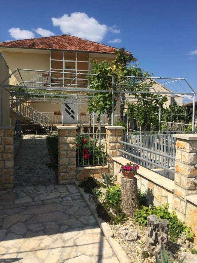 Leticia Hotel Биоград на Мору Екстериор снимка